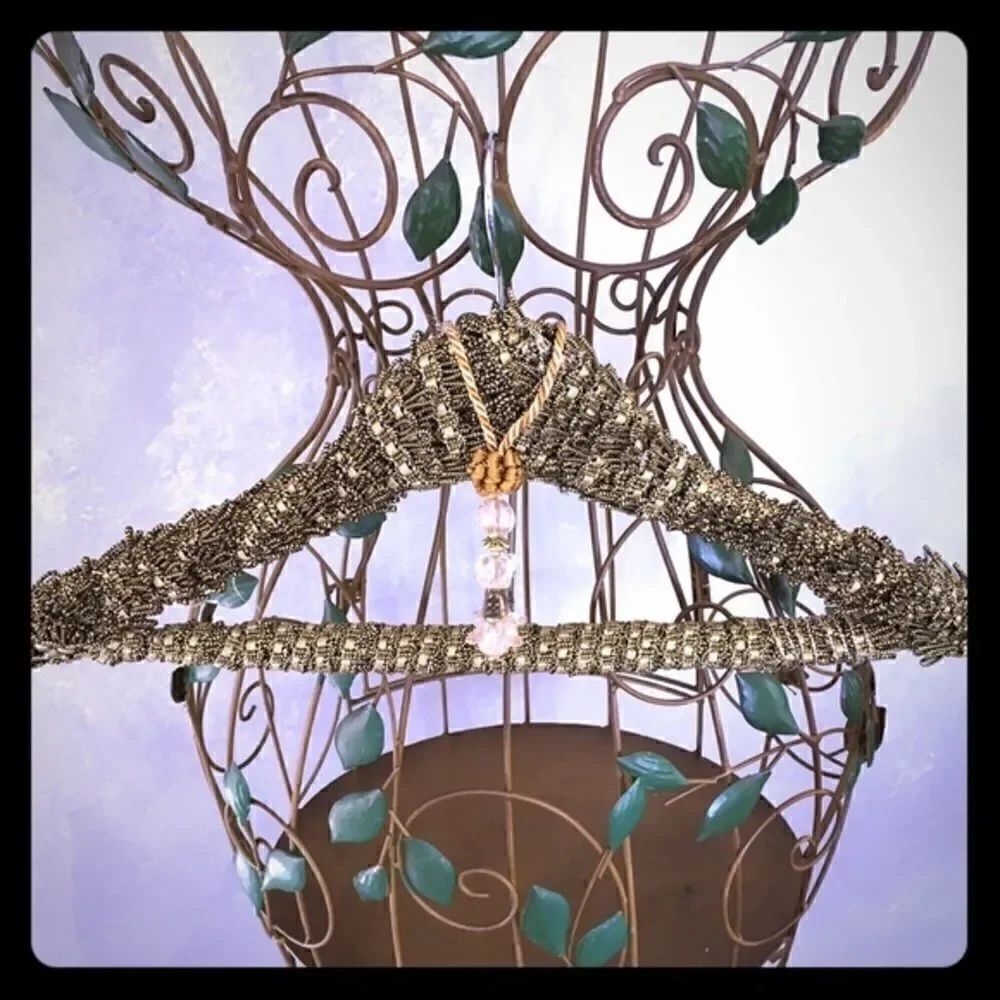 Fashion Gold Clothing Hangers 